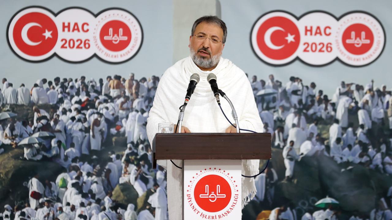 Diyanet İşleri Başkanı Arpaguş, Arafat'ta vakfe duası yaptı
