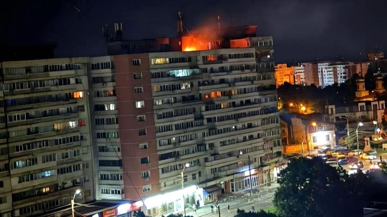 Romanya'da bir apartmana Rus İHA'sı düşmesi sonucu 2 kişi yaralandı