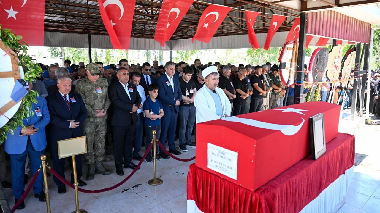 Kazada şehit olan polisimizin cenazesi Adana'da defnedildi