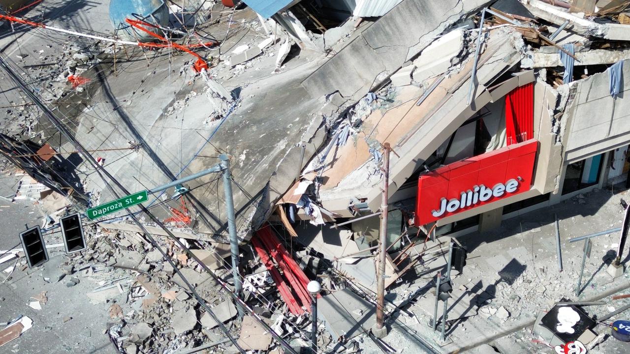 Filipinler'in Mindanao bölgesinde 7,8 büyüklüğünde deprem
