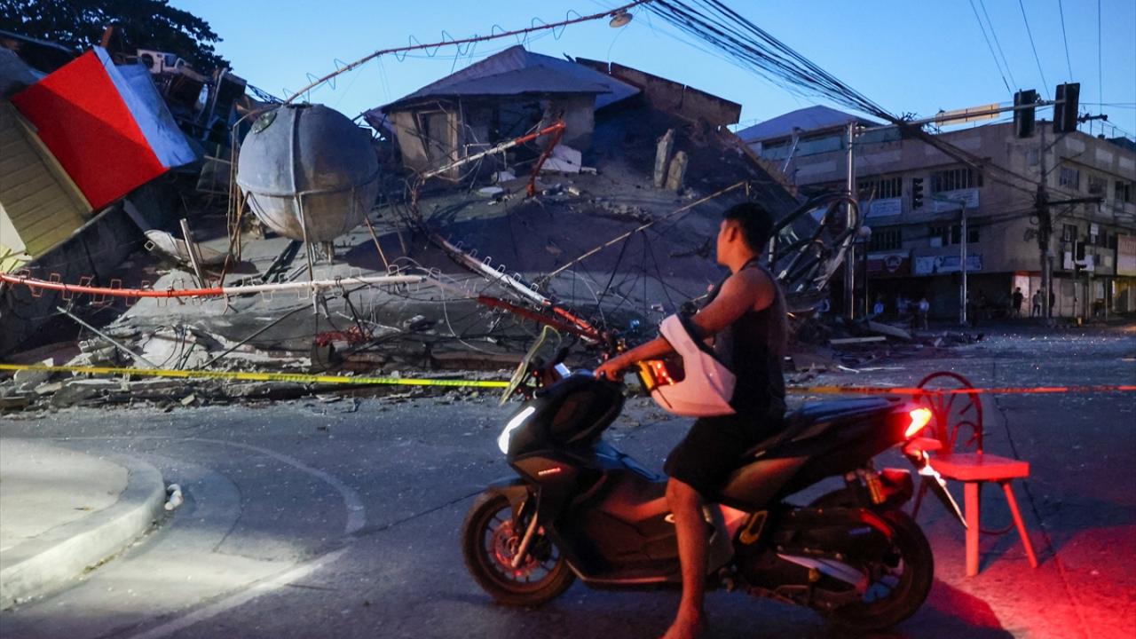 Filipinler'de meydana gelen 7,8 büyüklüğündeki depremde ölü sayısı 45'e yükseldi
