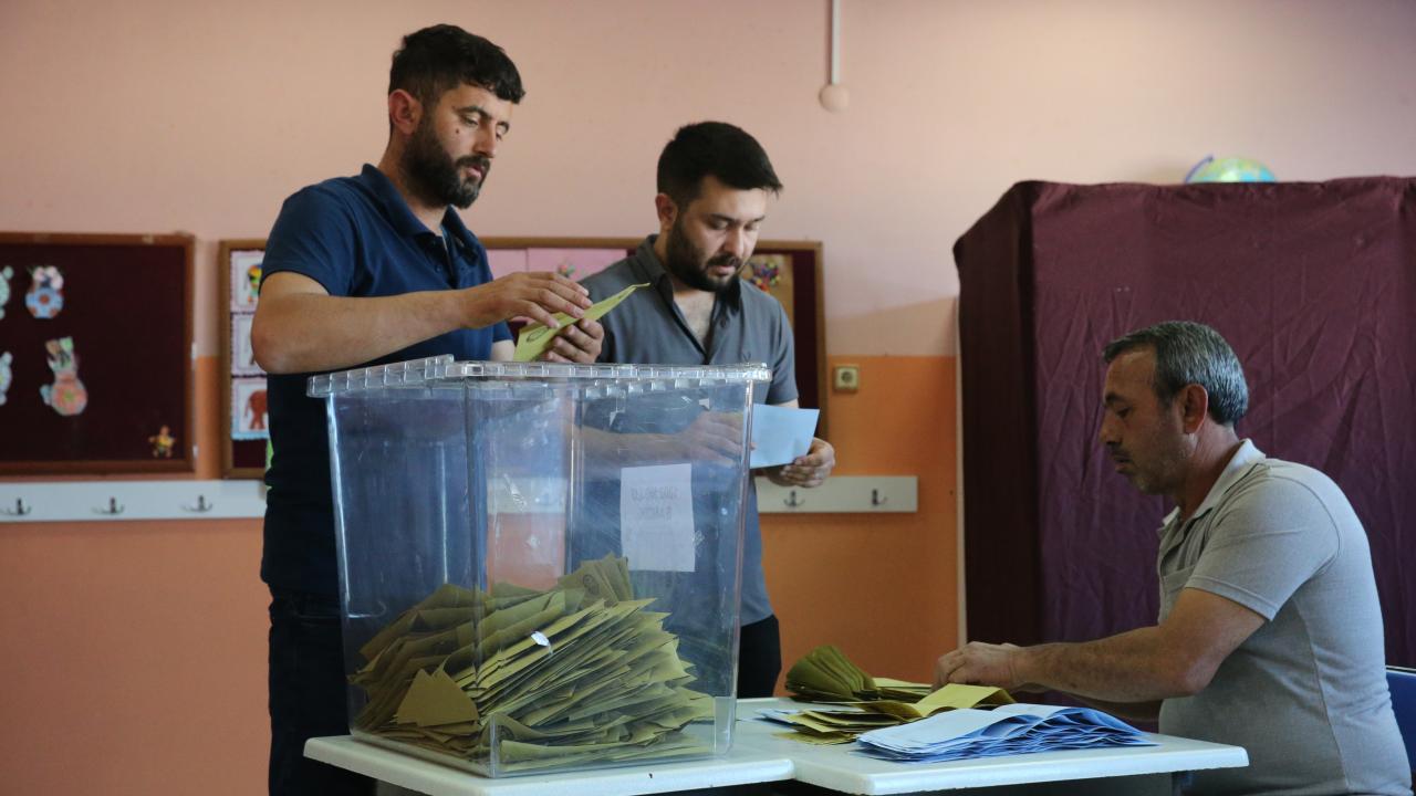 Yerel yönetimler için 6 beldede seçim yapıldı