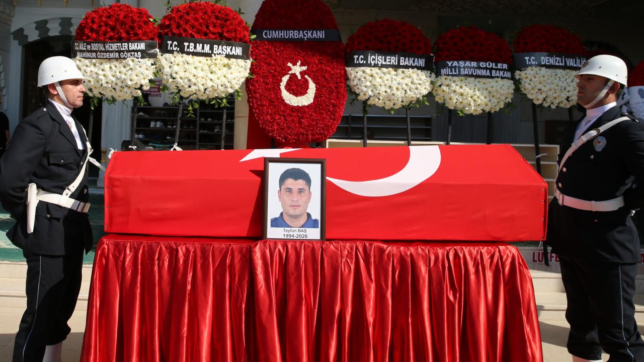 Şehit polisimiz Denizli'de son yolculuğuna uğurlandı