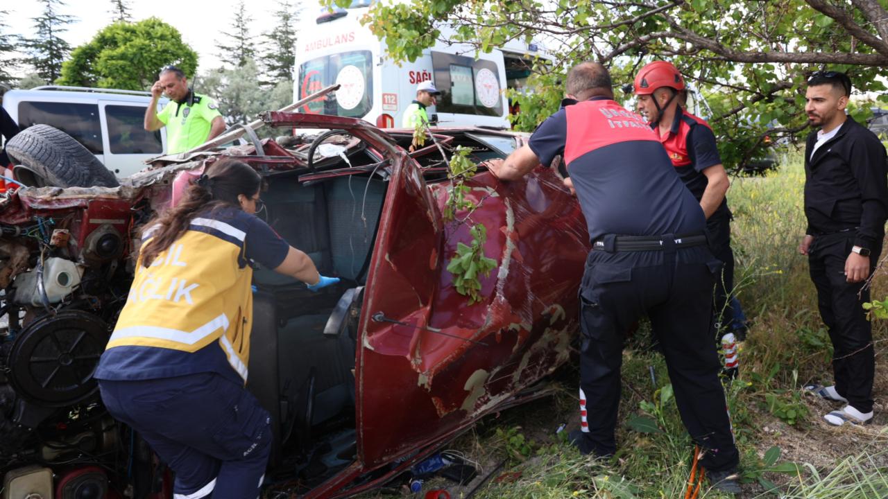 Sınav yolunda kaza geçirdiler: 3 yaralı