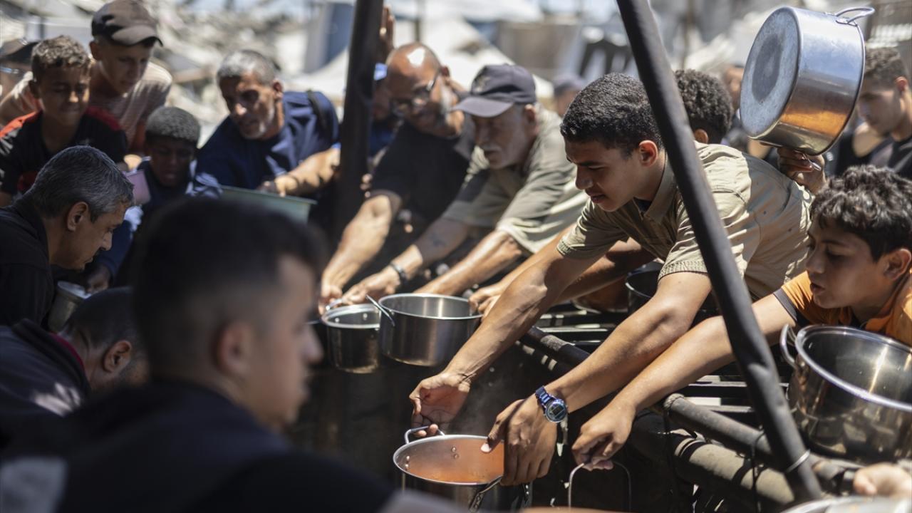 BM: İsrail, Gazze'de insani yardımları kısıtlamaya devam ediyor