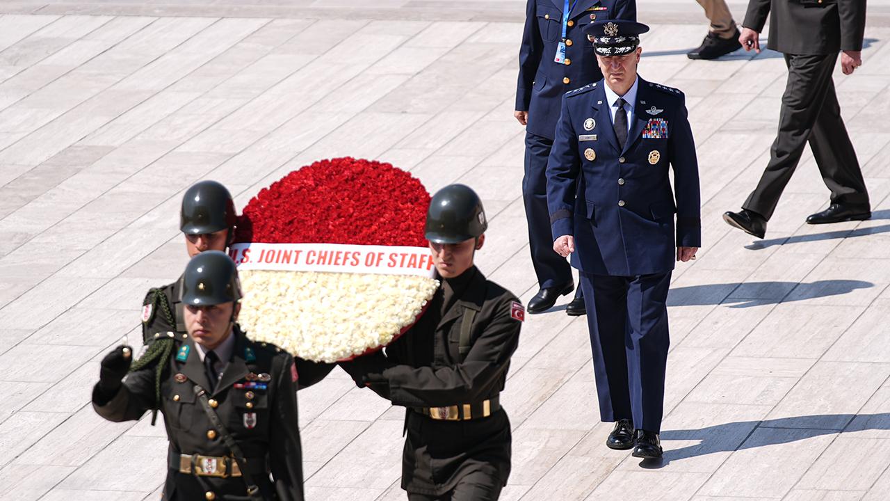 ABD Genelkurmay Başkanı Dan Caine, Anıtkabir'i ziyaret etti