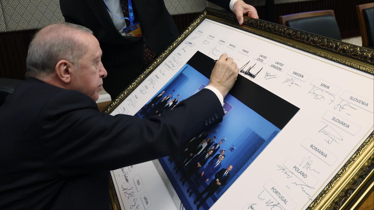 Liderler, Zirve'deki aile fotoğrafını imzaladı