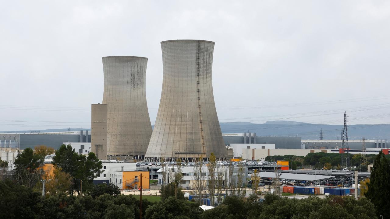 Yüksek sıcaklıkların etkili olduğu Fransa'da 3 nükleer reaktörün faaliyeti askıya alındı