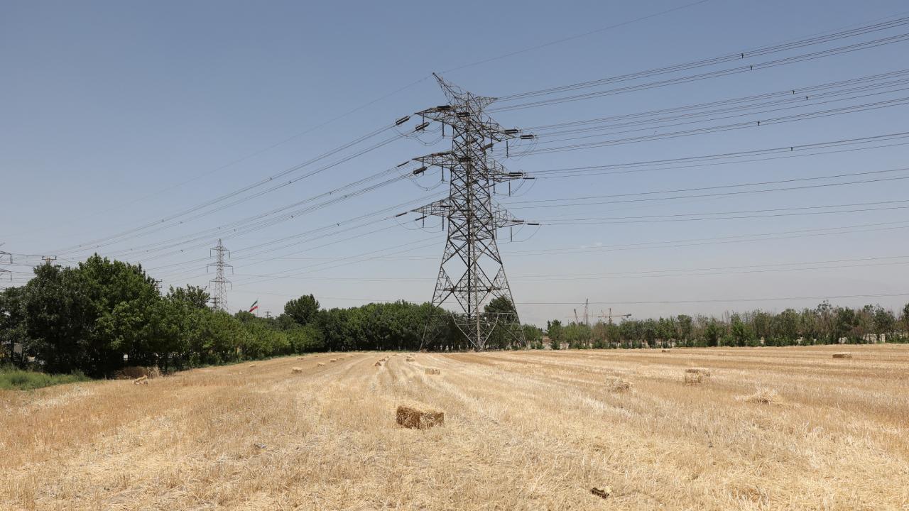 İran'da sanayiye yönelik elektrik kesintisi haftada 2 güne çıkarıldı