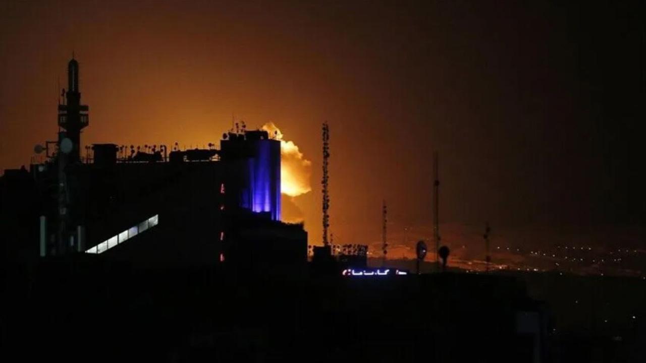 İran basını: Ahvaz, Bender Abbas ve Keşm Adası'nda patlama sesleri duyuldu