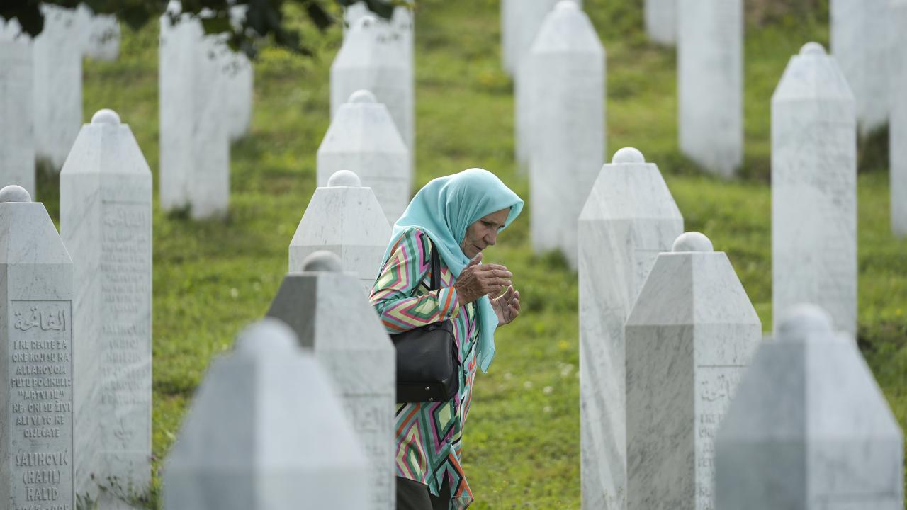 Srebrenitsa Soykırımı'nın 31. yılı düzenlenen programla anıldı