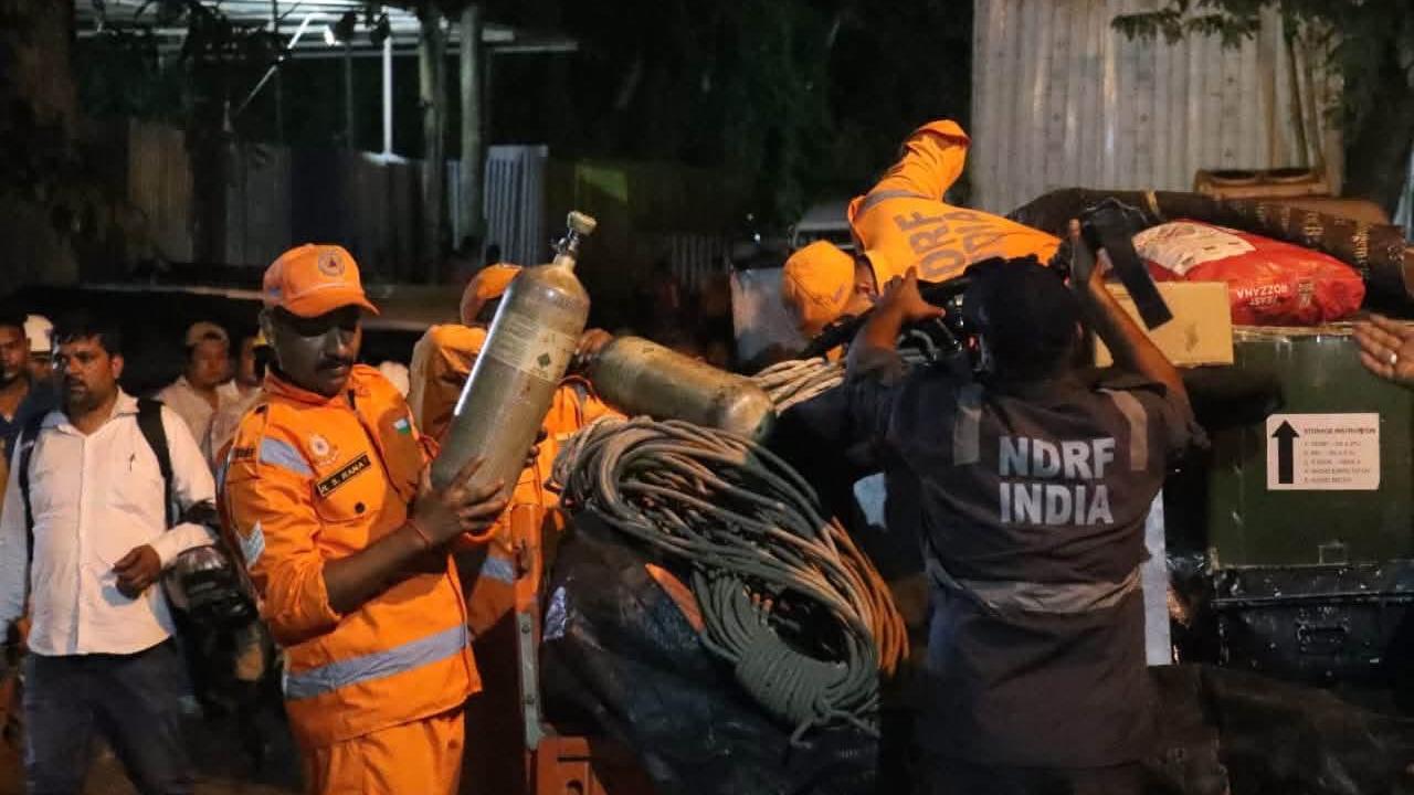 Hindistan'da hidroelektrik projesinin tünelinin çökmesi sonucu 10 kişi öldü