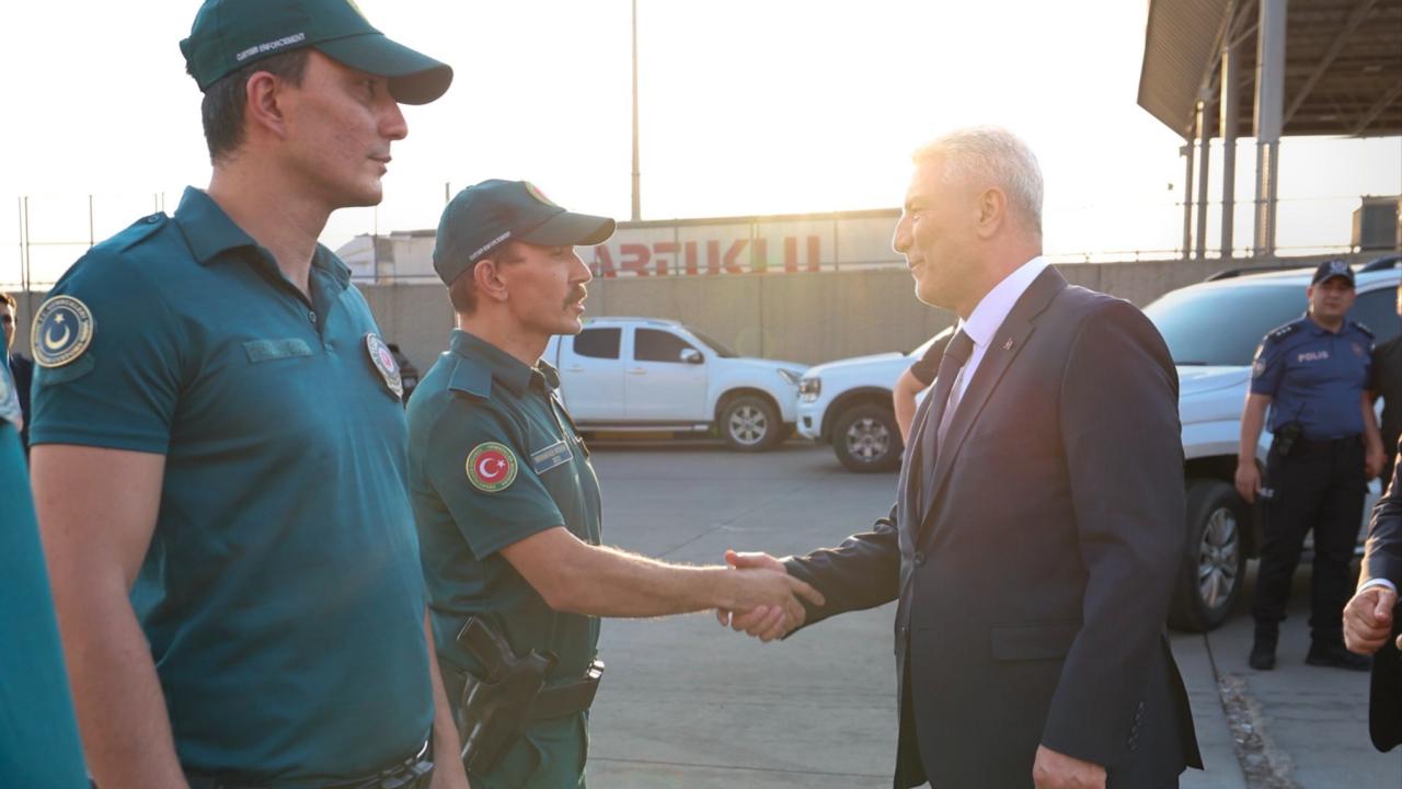 Ticaret Bakanı Bolat, Habur Sınır Kapısı'nı ziyaret etti