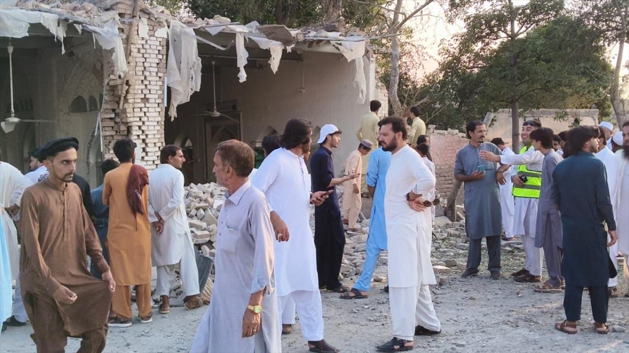 Pakistan'da saldırılarda en az 21 kişi öldü